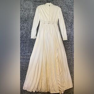 True VTG 1975 Empire Waist Ivory Wedding Gown High Collar Train LIQUID DACRON